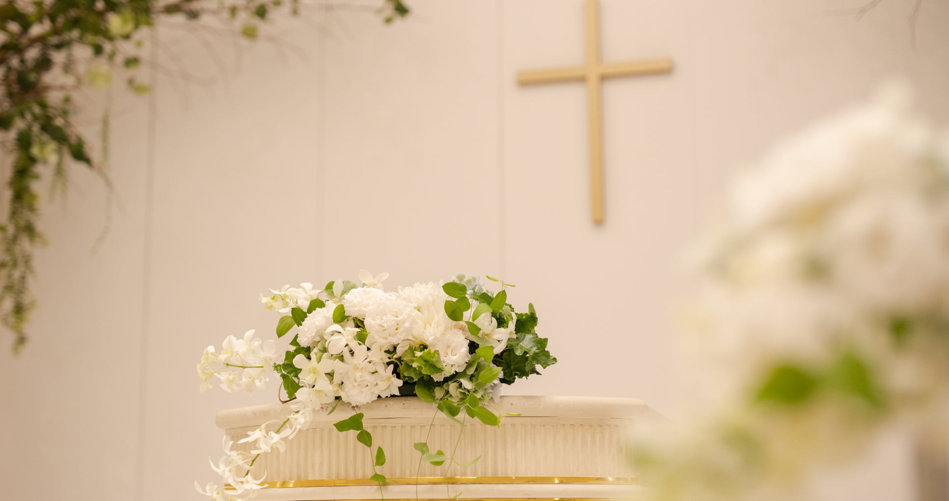 結婚式（教会）の会場装花（お花の演出）