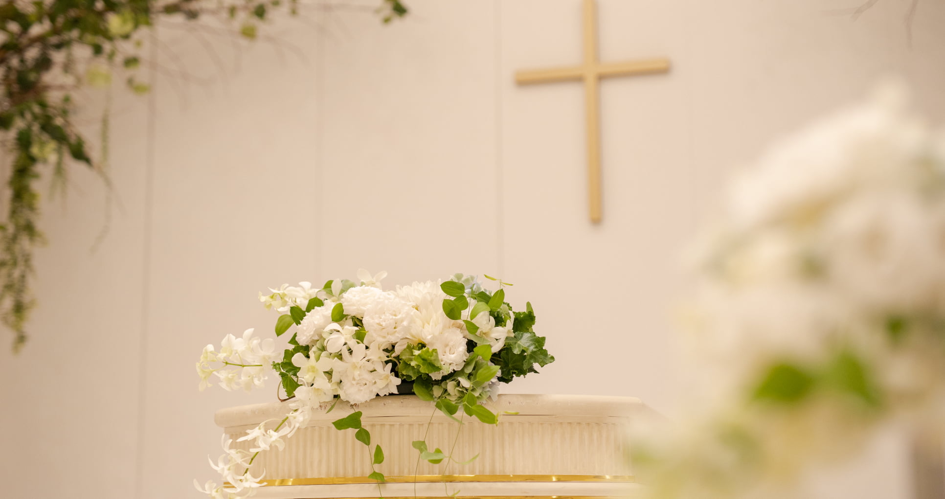 結婚式(教会)の会場装花(お花の演出)